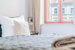 3 slaapkamers, een strijkplank/strijkijzer, gratis wifi, beddengoed