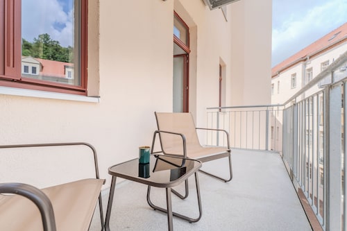 Palais Green - Vineyard View from balcony - free parking & cozy