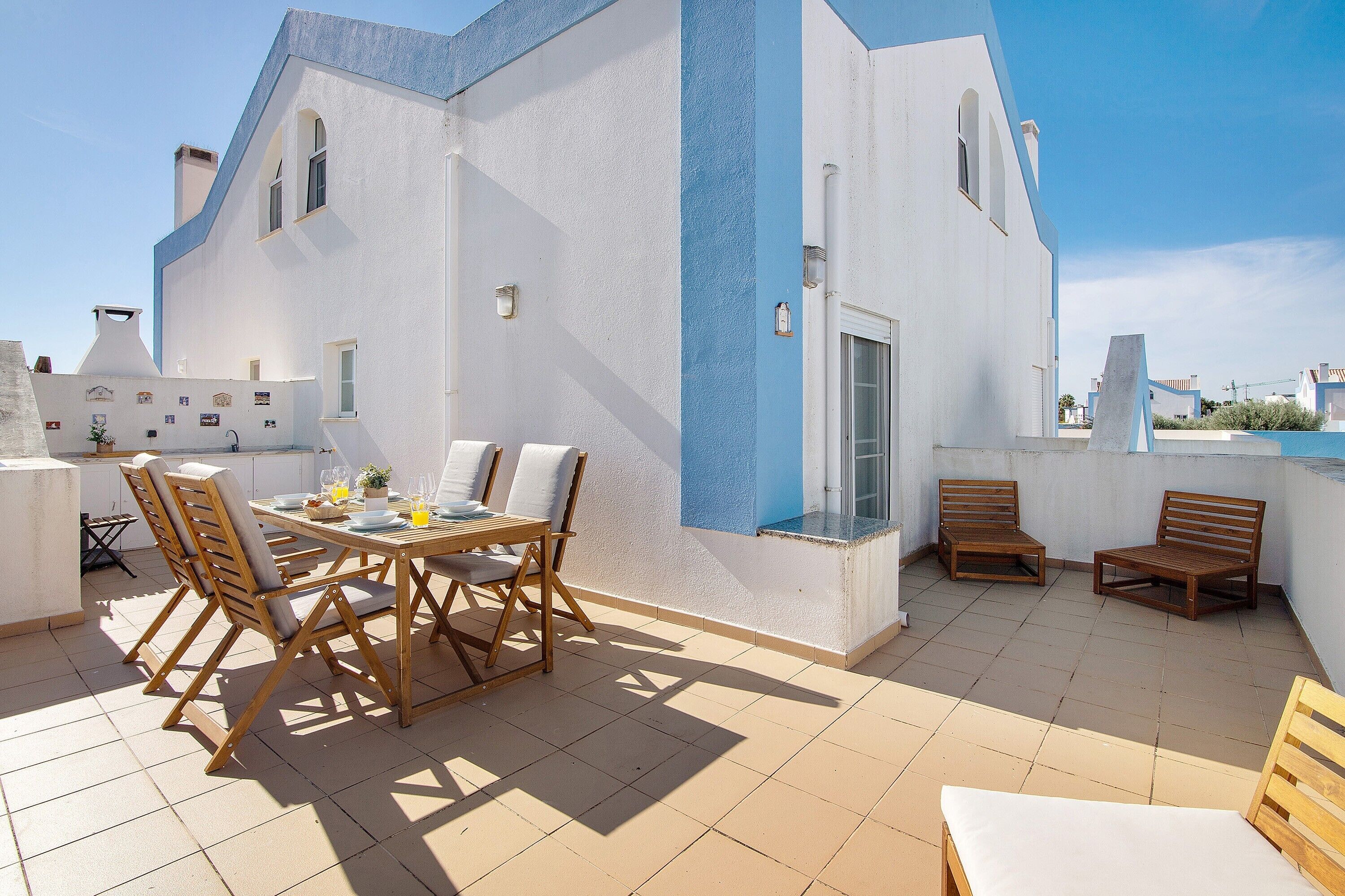 屋外ダイニングエリア