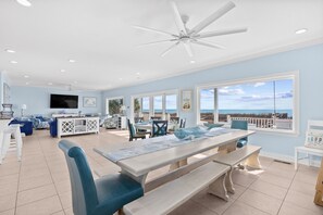 Dining - Salt Water Taffy Oceanfront w/pool (North Myrtle Beach)