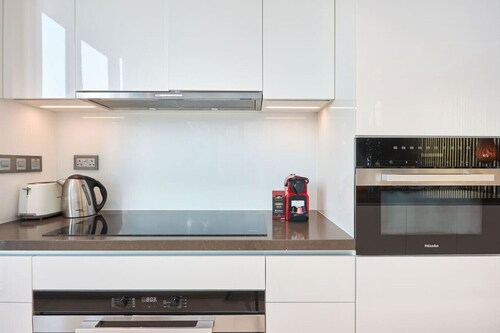 Upscale 2-Bedroom Retreat in Dubai