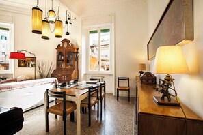 Dining - Wanderlust - FromHometoRome (Roma)