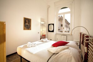 3 bedrooms, iron/ironing board, free WiFi, bed sheets - Wanderlust - FromHometoRome (Roma)
