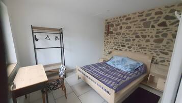 3 bedrooms, WiFi, bed sheets