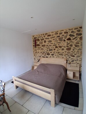 3 bedrooms, WiFi, bed sheets