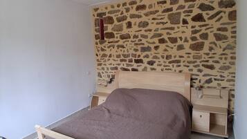 3 bedrooms, WiFi, bed sheets