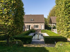 House | Garden - Charming Group Stay in Borgloon (Borgloon)