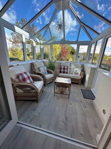 Family cottage, Peak district and Alton Towers - pet friendly