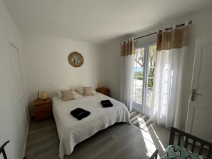 5 bedrooms, iron/ironing board, WiFi, bed sheets - NEW: Beautiful family home - Panoramic sea view (Fréjus)