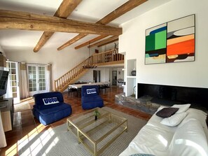 Living area - NEW: Beautiful family home - Panoramic sea view (Fréjus)