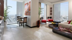 Suite Executive, vista città | Area soggiorno