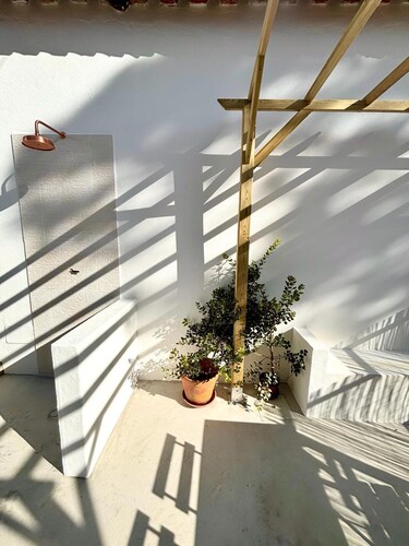 Pine & Apple Sintra Beach House – Calm Coastal Retreat Near the Sea