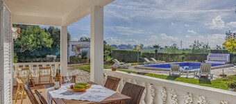 Muxima in Quelfes With 3 Bedrooms and 2 Bathrooms