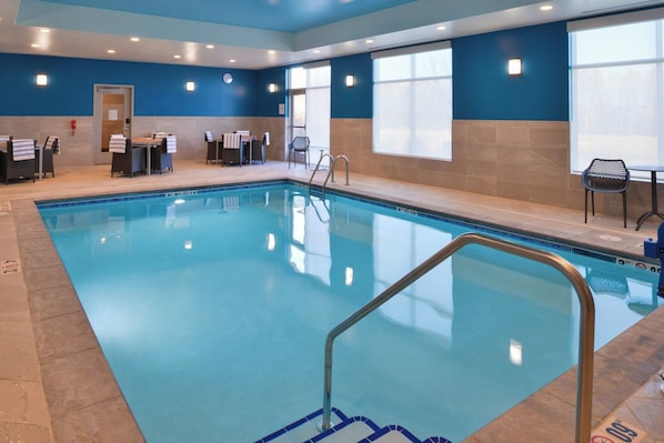 Indoor pool - Lakeville Inn (Lakeville)