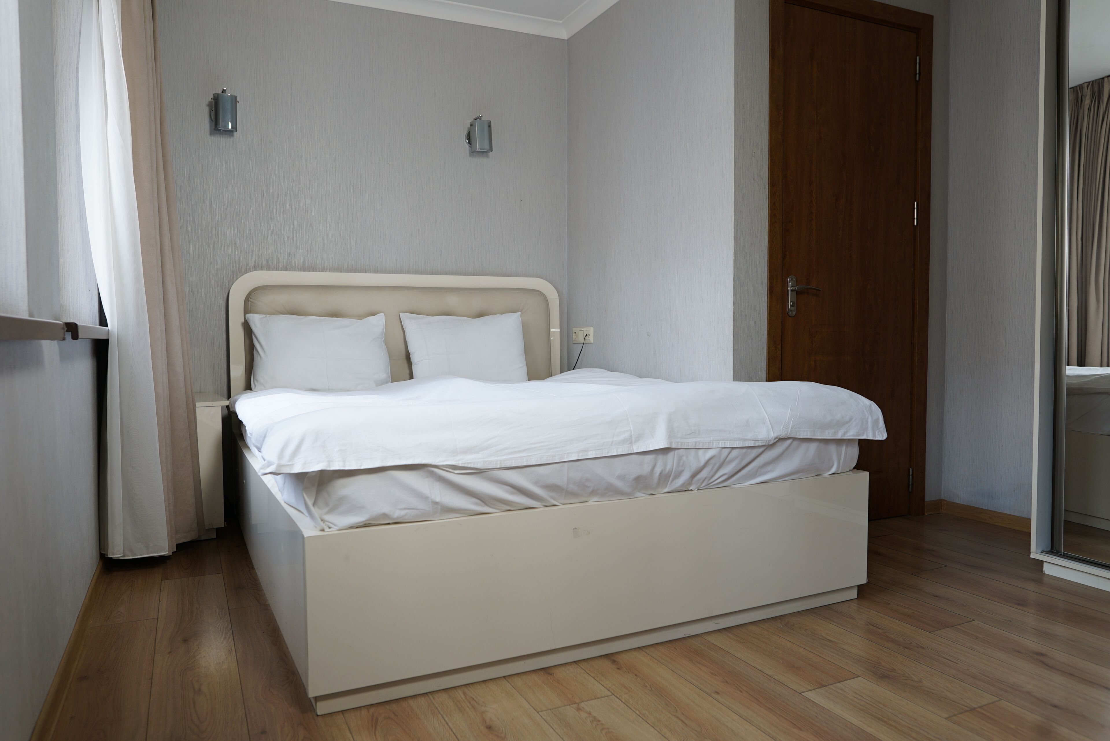 Habitación Deluxe doble, vistas a la ciudad | Escritorio, espacio para trabajar con un portátil, wifi gratis