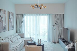 Apartment (3 Bedrooms) | Front of property - Luxurious 3BR At Burj Crown Balcony, Pool & Gym (Dubai)