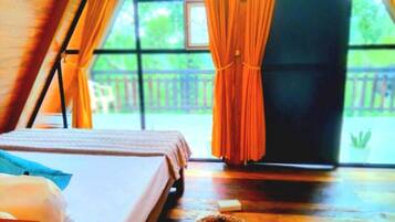 Quarto casal conforto, sacada, vista para a montanha | Wi-Fi de cortesia