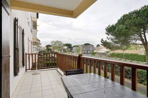 Property grounds - Apartment "Les Orphies" with Private Terrace, Shared Garden and Wi-Fi (Vaux-sur-Mer)