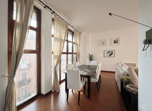 Dining - Senato26 - One Bedroom Apartment, Sleeps 4 (Milan)