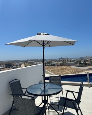 Outdoor pool - Cabo Boutique Condos (Cabo San Lucas)