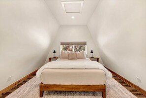 WiFi, bed sheets, wheelchair access - Running Spring Retreat-Cozy Forest A-Frame near Bentonville (Benton County)