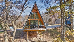 Property grounds - Running Spring Retreat-6.5 miles to Bentonville (Benton County)