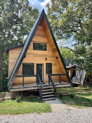 Exterior - White Oak Haven-Cozy Forest A-frame near Bentonville (Benton County)