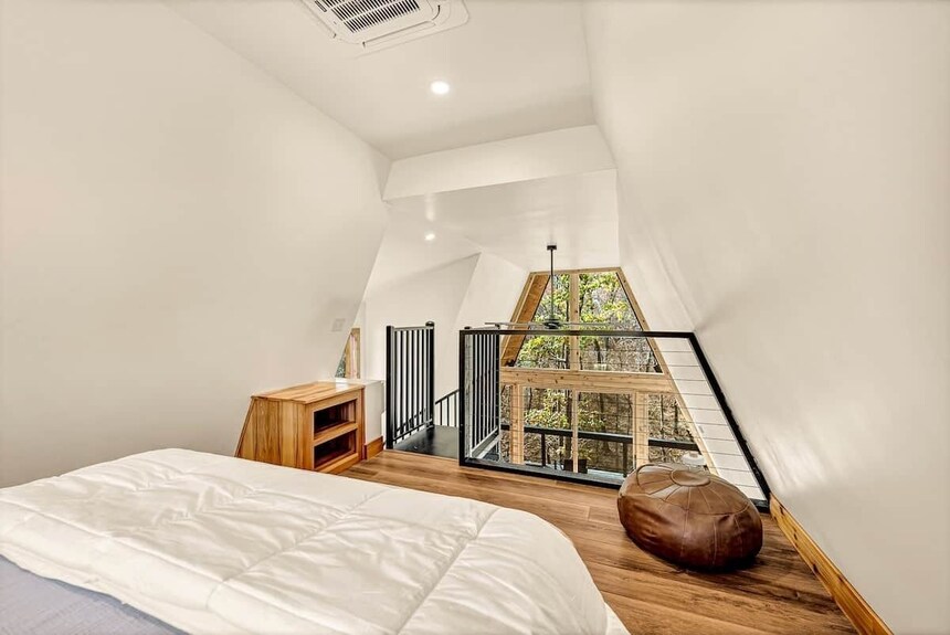White Oak Haven-cozy Forest A-frame Near Bentonville - 羅傑斯