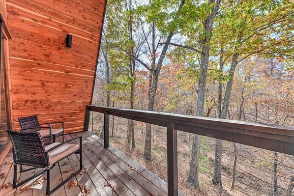 Terrace/patio - Post Oak Perch-Cozy Forest A-frame Near Bentonville (Benton County)