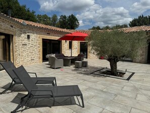 Terrace/patio - Modern villa with swimming pool (Vézénobres)