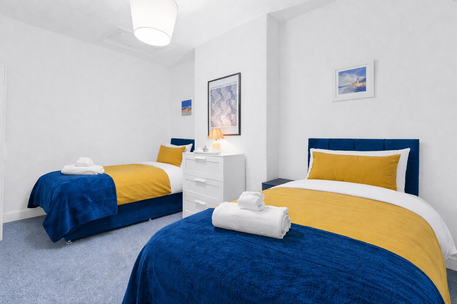 Iron/ironing board, Internet, bed sheets