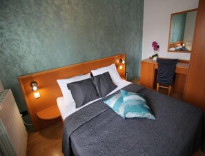 Room - Seaside Apartment With Terrace for 4 (Novalja)