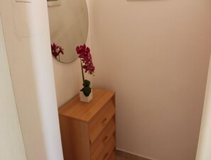 Apartment | Interior detail - Seaside Apartment With Terrace for 4 (Novalja)