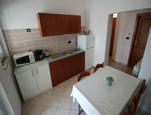 Dining - Seaside Apartment With Terrace for 4 (Novalja)