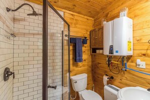 Shower, towels - Big Trout Lake Retreat (Crosslake)
