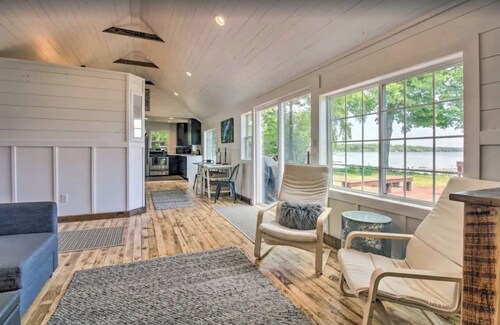 Cozy Cottage on South Long