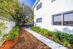 Property grounds - Casa Park (North Miami)