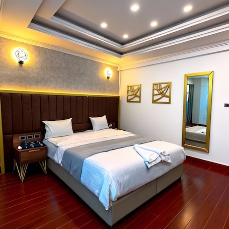 In-room safe, desk, laptop workspace, free WiFi. hagarlawe hotel