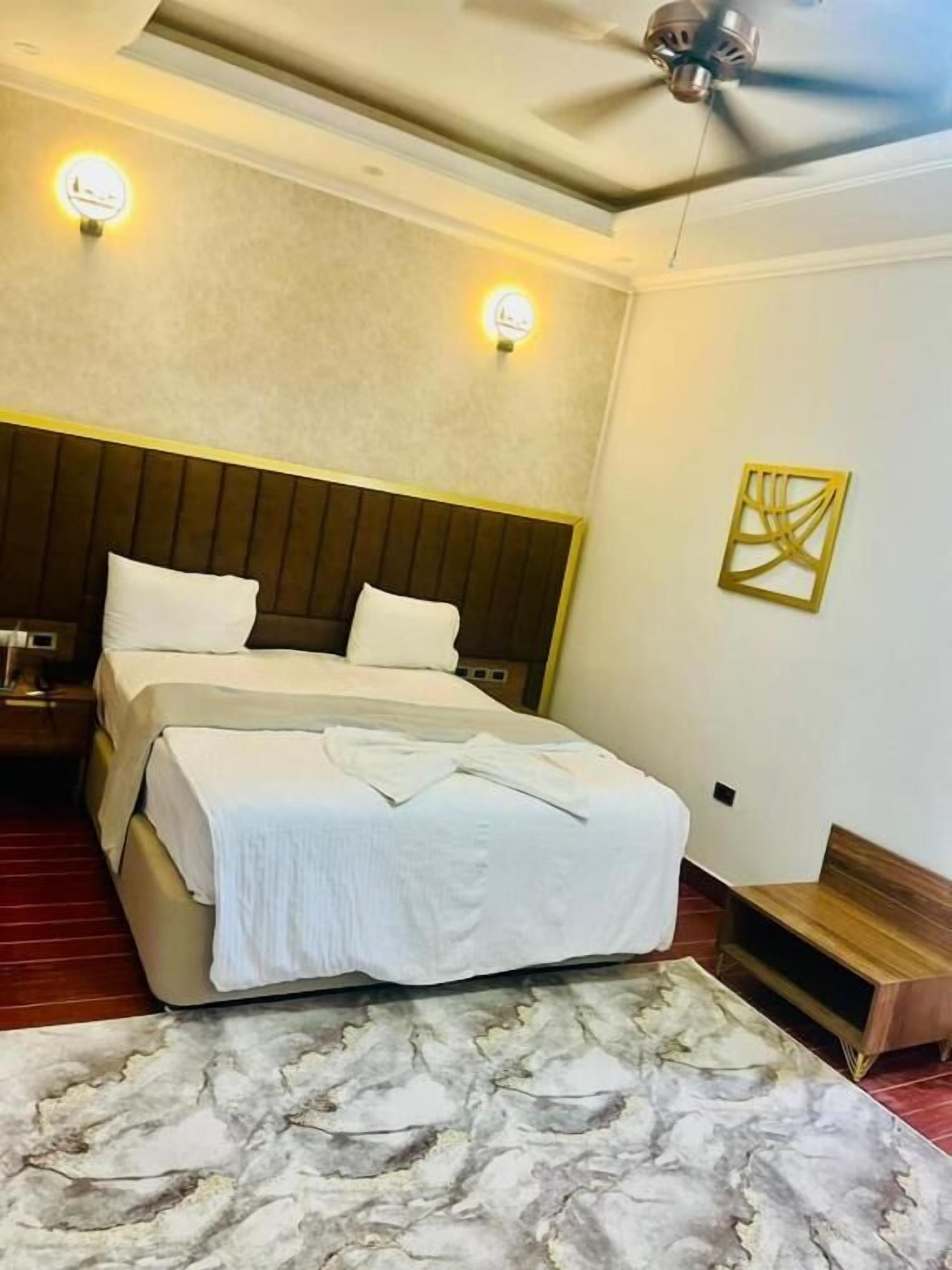 In-room safe, desk, laptop workspace, free WiFi