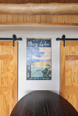 Interior - Waterfront Cabin on Bay Lake (Deerwood)