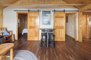 Dining - Waterfront Cabin on Bay Lake (Deerwood)