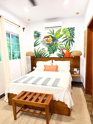 1 makuuhuone, työpöytä, vuodevaatteet