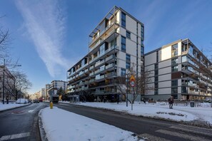 Exterior - Rydygiera Prestige Suites - 104m2, Parking, Balcony - by Rentujemy (Warszawa)