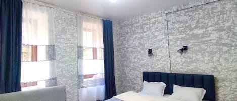 WiFi, bed sheets