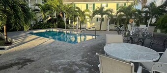 The Palms apt 1