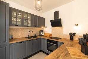Private kitchen - Villa Mila with fantastic ocean views (Kremenići)