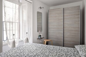1 chambre, fer et planche à repasser, Wi-Fi gratuit, draps fournis