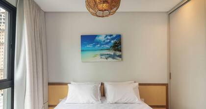 Your Exclusive Stay Just Steps From the sea in Meia Praia - FFS II