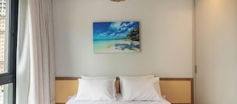 Your Exclusive Stay Just Steps From the sea in Meia Praia - FFS II