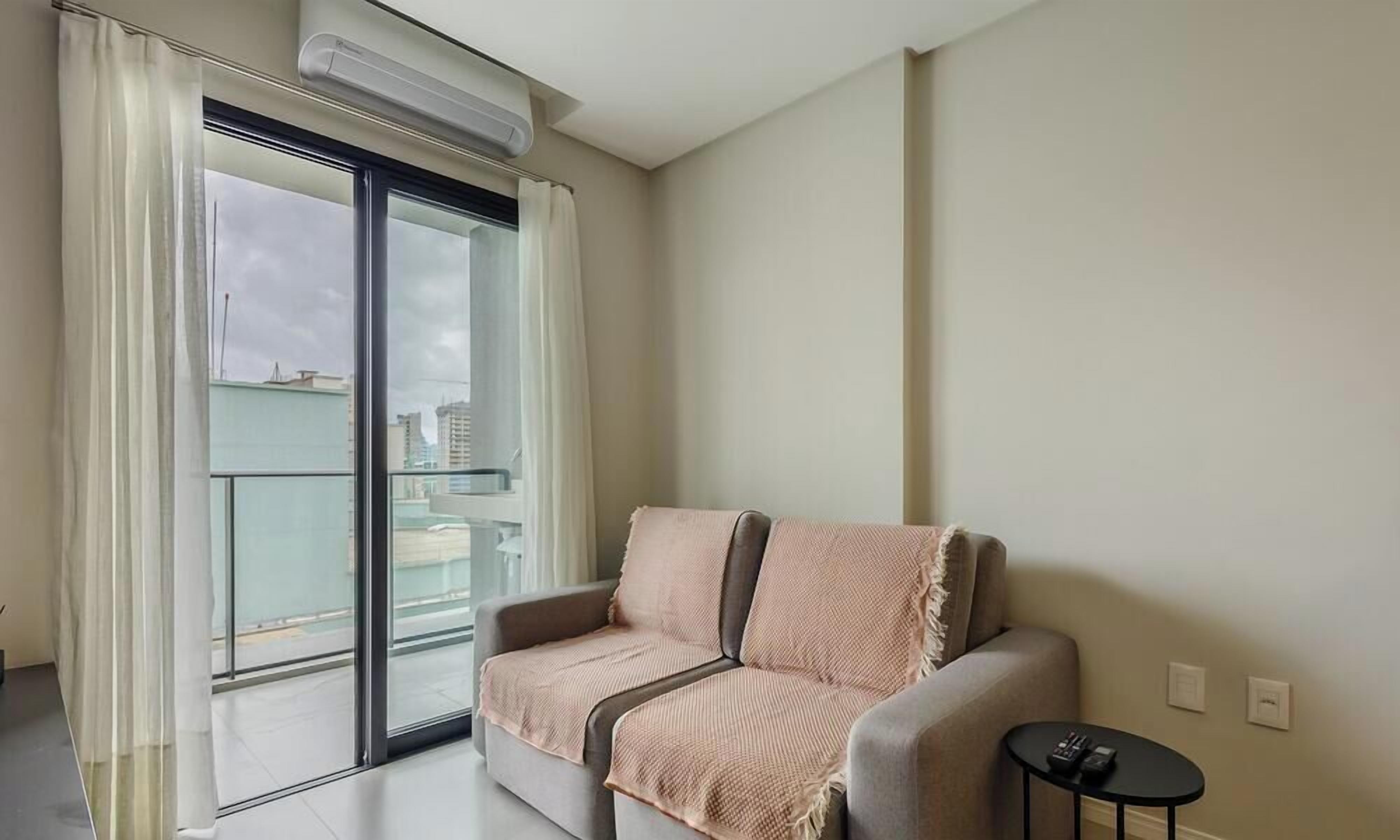 Basic Apartment | Living area